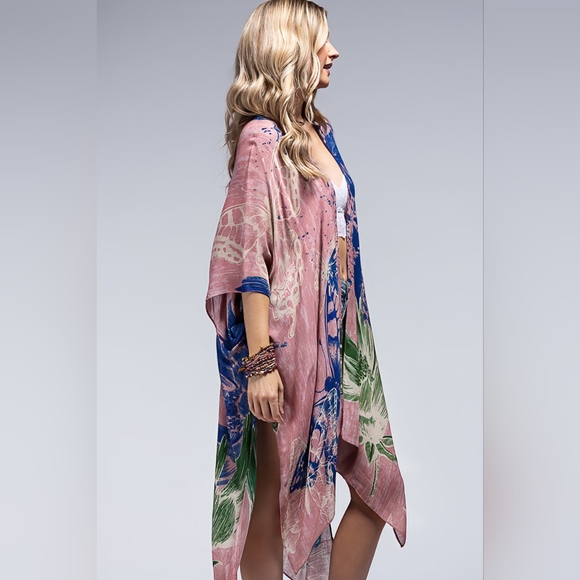 Flower Bouquet & Butterfly Print Kimono - Lightweight Silky Material - Picture 4 of 5